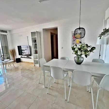 Luminoso Y Magnifico De Playa Apartament